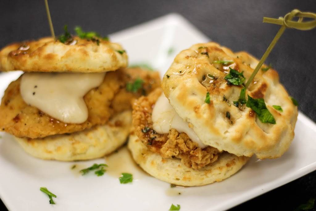 Club 27 Restaurant | restaurant | 12501 Quivira Rd, Overland Park, KS 66213, USA | 9138901614 OR +1 913-890-1614