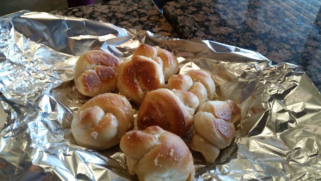 Raimos Pizza & Restaurant | restaurant | 187 W Merrick Rd, Freeport, NY 11520, USA | 5163784379 OR +1 516-378-4379