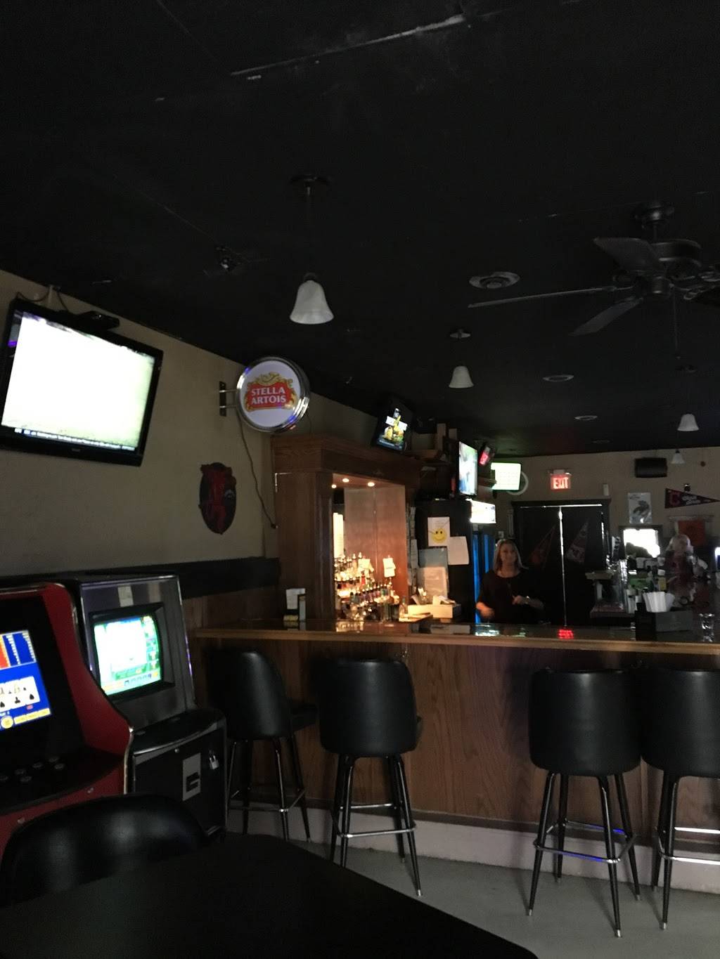 Koozies Pub | restaurant | 5278 Pearl Rd, Parma, OH 44129, USA | 2167955970 OR +1 216-795-5970