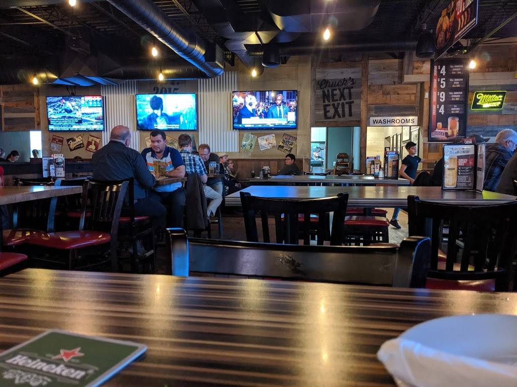 Chucks Roadhouse Bar & Grill | restaurant | 261 Woodlawn Rd W, Guelph, ON N1H 8J1, Canada | 5192656662 OR +1 519-265-6662