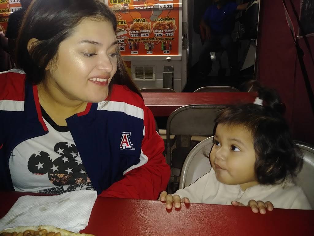 Oops Hot Dogs | restaurant | 502 W Ajo Way, Tucson, AZ 85713, USA | 5202258757 OR +1 520-225-8757