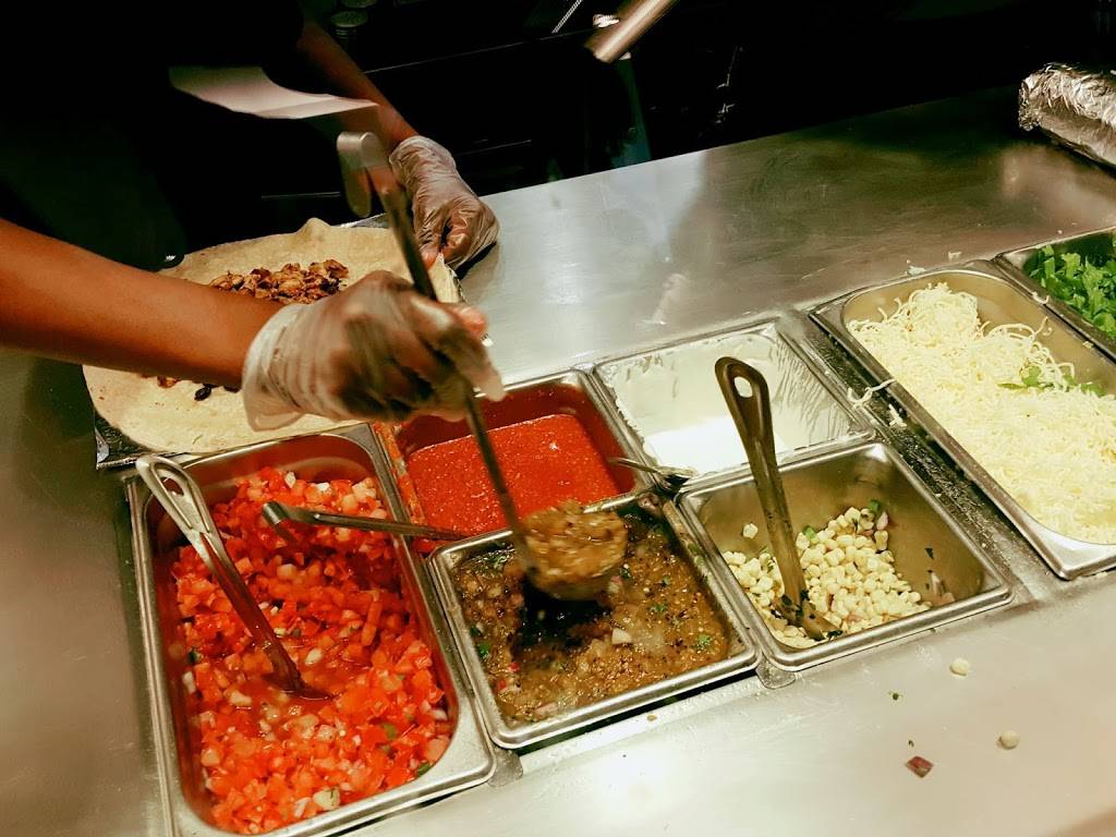 Chipotle Mexican Grill | restaurant | 630 Old Country Rd Unit 1047, Garden City, NY 11530, USA | 5165393950 OR +1 516-539-3950