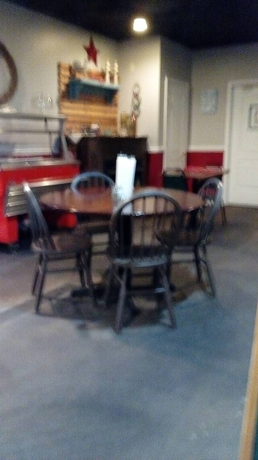 The Bull Pen | restaurant | 18657 AL-68, Crossville, AL 35962, USA | 2565612170 OR +1 256-561-2170