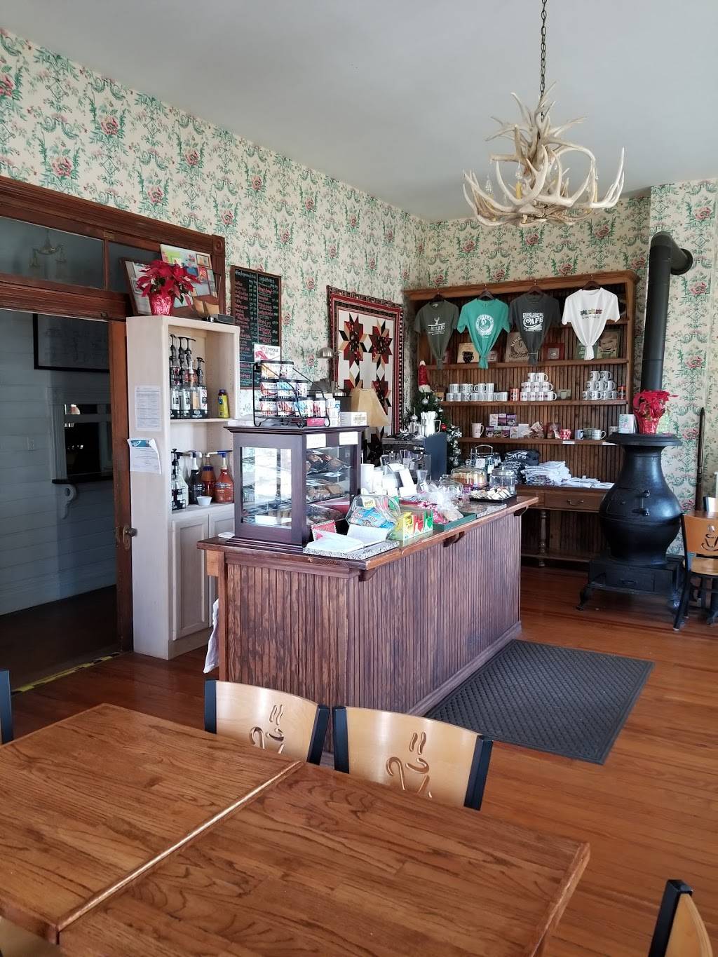 The Antlers Inn | cafe | 1001 King Ct, Kingsland, TX 78639, USA | 3253884411 OR +1 325-388-4411