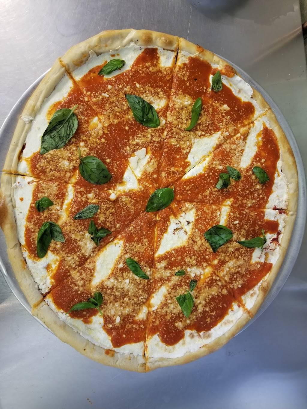 Ciros Pizza | restaurant | 11303 Beach Channel Dr, Far Rockaway, NY 11694, USA | 7184748068 OR +1 718-474-8068