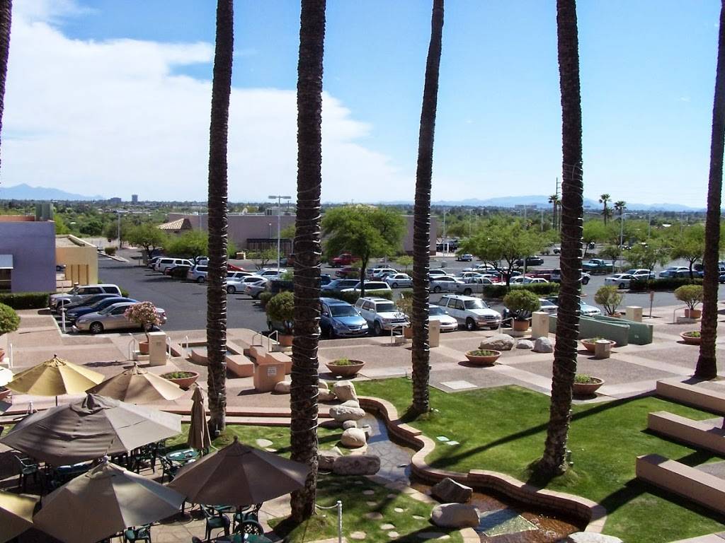 Skybox Restaurant and Bar | restaurant | 5605 E River Rd, Tucson, AZ 85750, USA | 5205297180 OR +1 520-529-7180