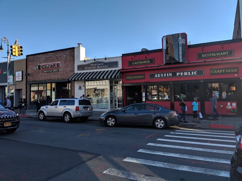 Austin Public | restaurant | 70-28 Austin St, Forest Hills, NY 11375, USA | 7185750070 OR +1 718-575-0070
