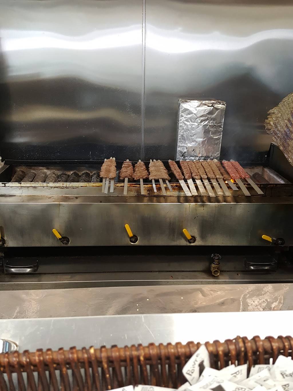 Shatter Abbas Express | restaurant | 804 Sheppard Ave E, North York, ON M2K 1C3, Canada | 4165909287 OR +1 416-590-9287