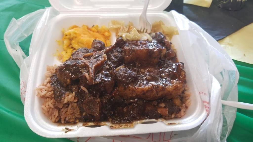 Run A Boat | restaurant | 4052 S Memorial Dr, Winterville, NC 28590, USA | 2527562134 OR +1 252-756-2134