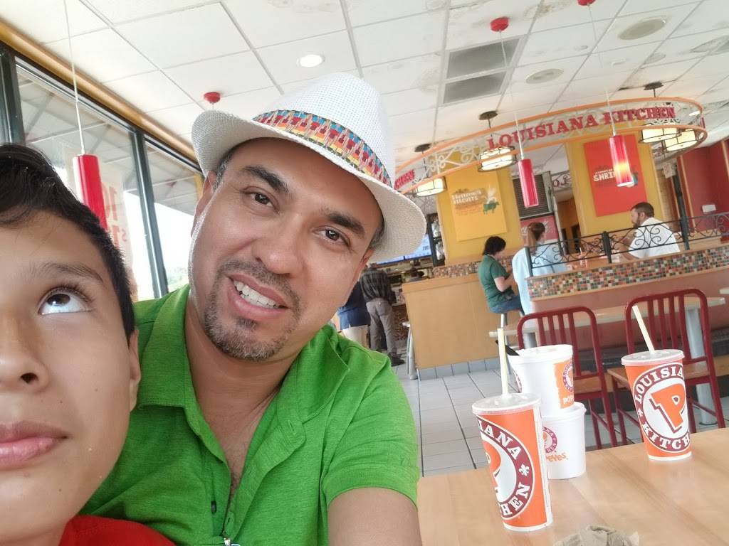 KFC | restaurant | 2830 N Westport Dr, Port Allen, LA 70767, USA | 2253461148 OR +1 225-346-1148