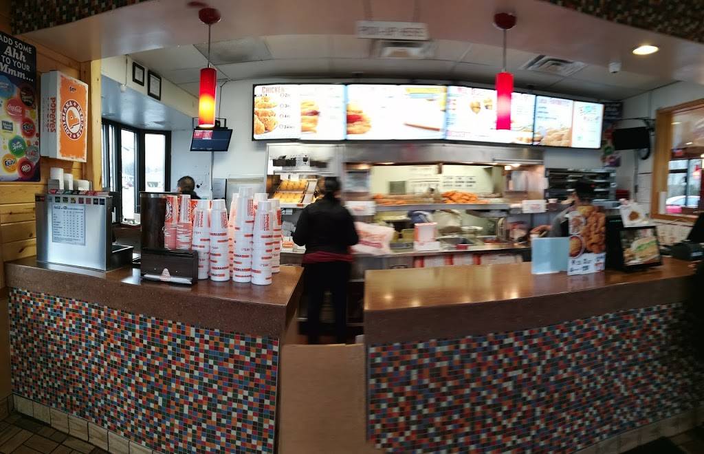 Popeyes Louisiana Kitchen | restaurant | 1300 N Lewis Ave, Waukegan, IL 60085, USA | 8472631916 OR +1 847-263-1916