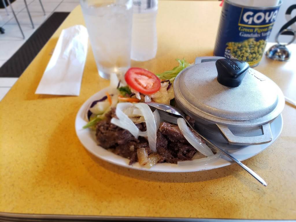 Antojitos Navideños | restaurant | 635 Robin Rd, Lakeland, FL 33803, USA | 8635006585 OR +1 863-500-6585