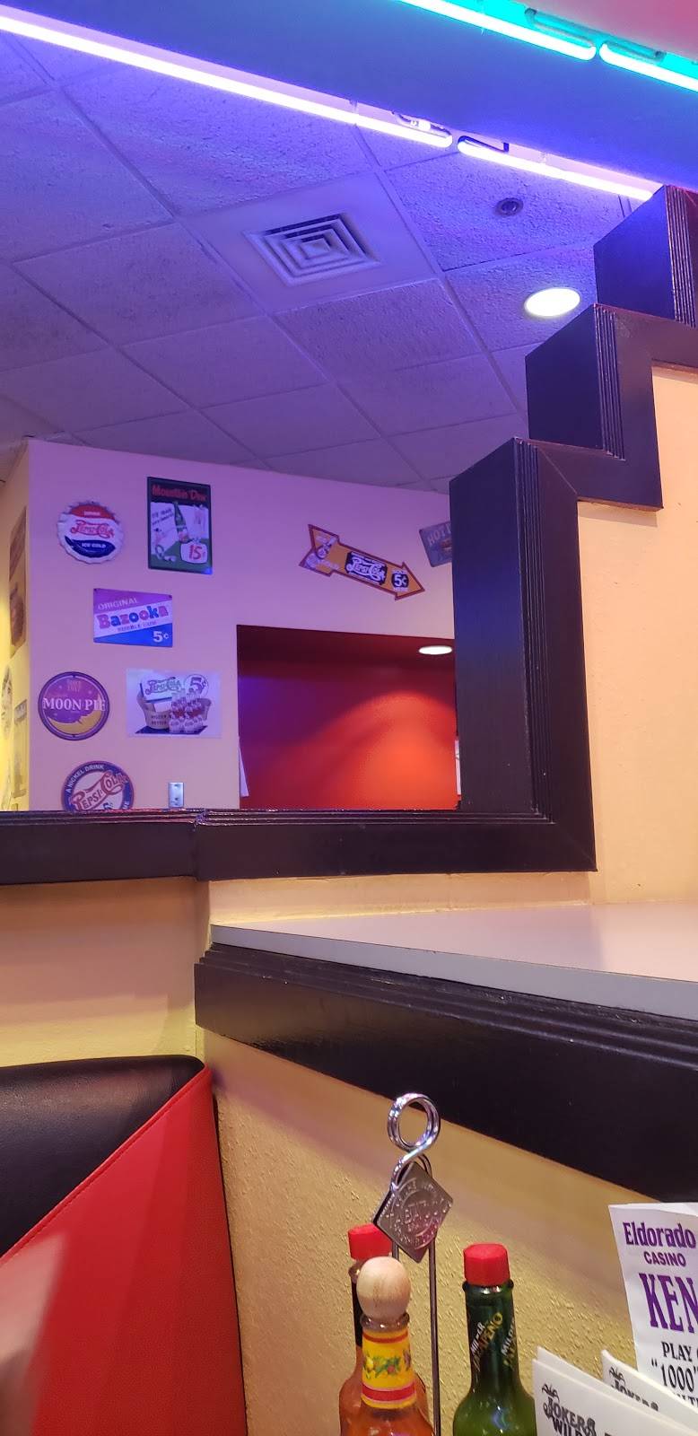 Marys Diner | restaurant | 140 S Water St, Henderson, NV 89015, USA | 7025641811 OR +1 702-564-1811