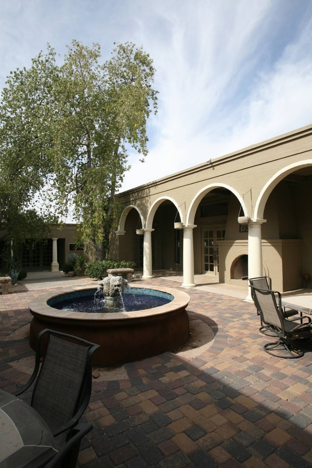 Sundial Courtyard of Carefree | restaurant | 11 E Sundial Cir, Carefree, AZ 85377, USA | 4804837796 OR +1 480-483-7796
