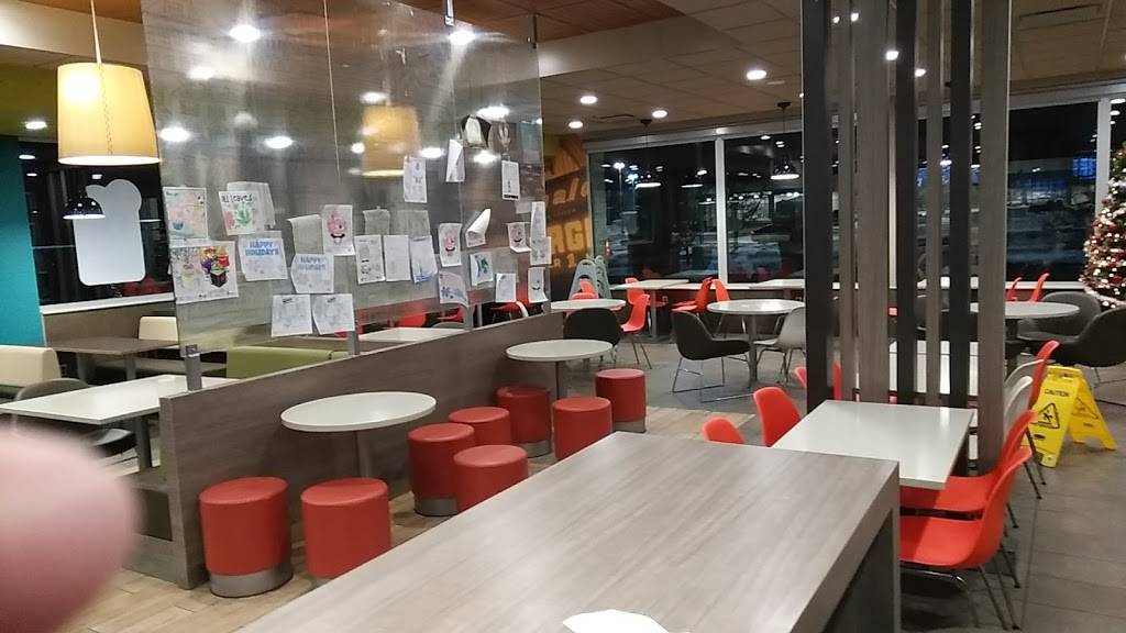 McDonalds | cafe | 2473 Jalynn St, Warsaw, IN 46582, USA | 5742677272 OR +1 574-267-7272