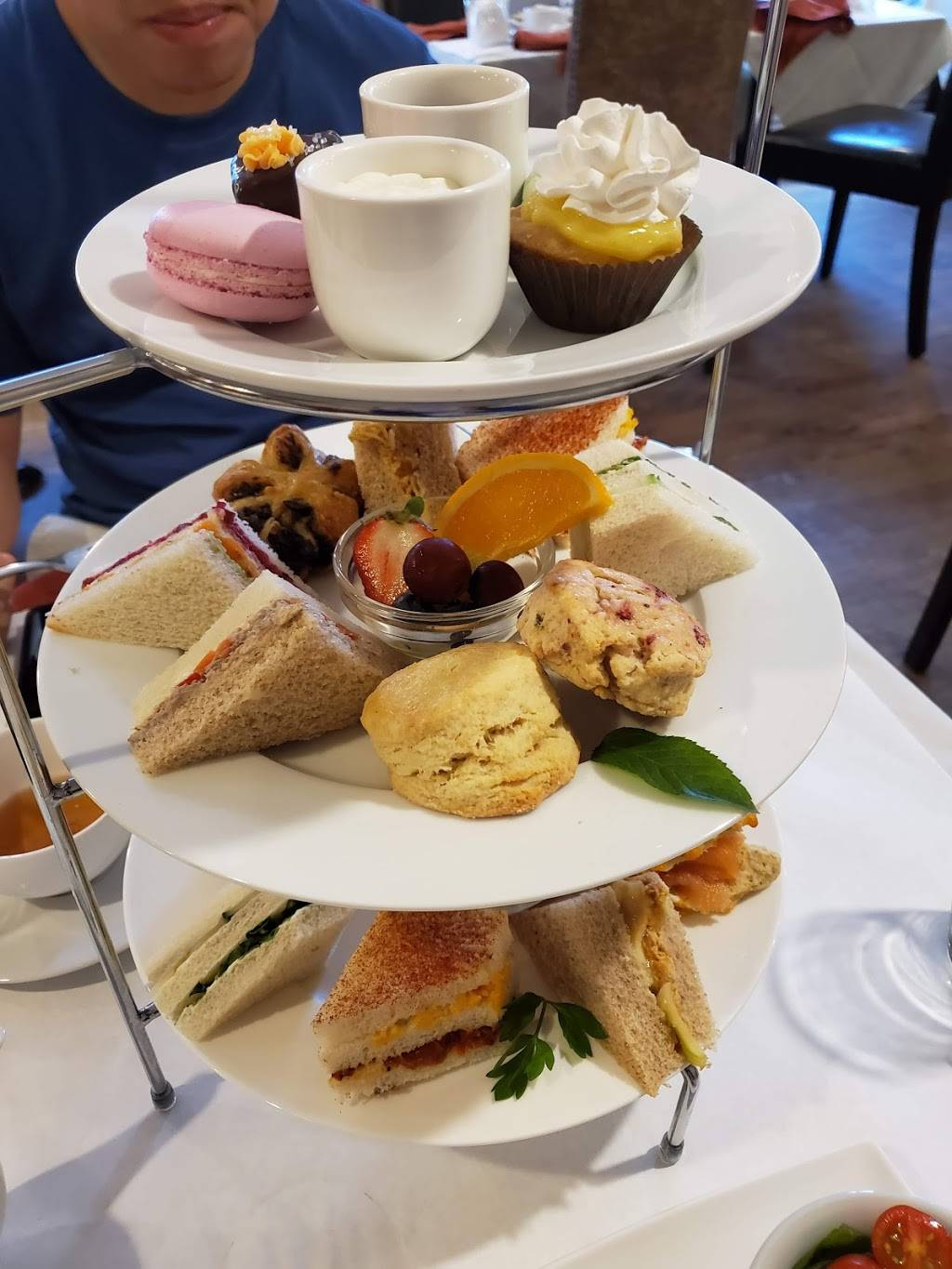 t-buds | restaurant | 3343 Yonge St Fl 2, Toronto, ON M4N 2M4, Canada | 6473523624 OR +1 647-352-3624