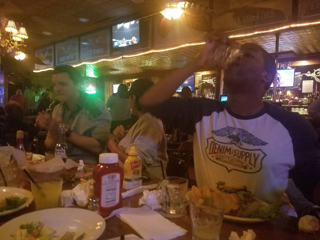 Pineapple Hill Grill | restaurant | 3418, 654 E First St, Tustin, CA 92780, USA | 7146699818 OR +1 714-669-9818