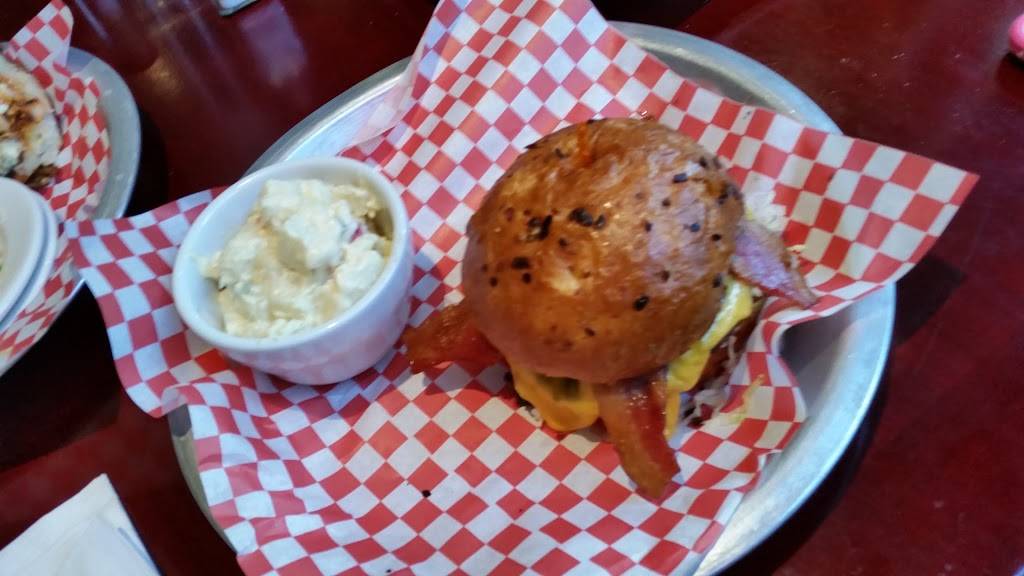 Charlies Stars and Stripes | restaurant | 296 N 2nd Ave, Upland, CA 91786, USA | 9099812411 OR +1 909-981-2411