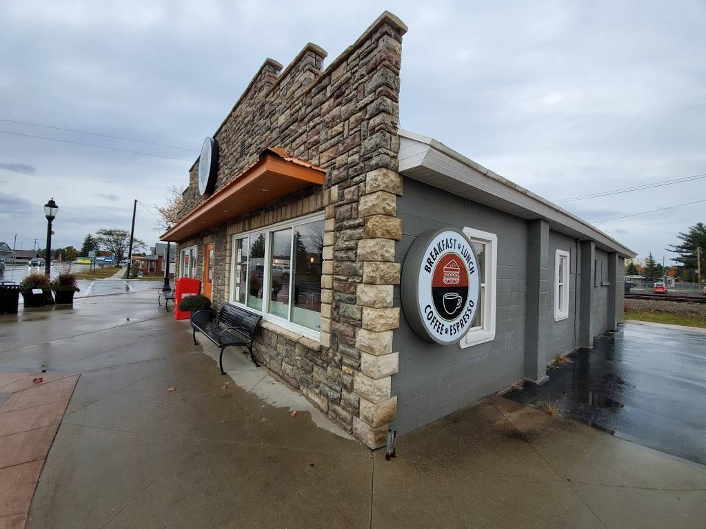 Moose and Stellas | restaurant | 212-298 M-66, Kalkaska, MI 49646, USA | 2312589778 OR +1 231-258-9778