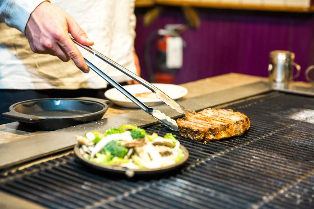 Mint Steakhouse | restaurant | 347 Blue River Pkwy, Silverthorne, CO 80498, USA | 9704685247 OR +1 970-468-5247