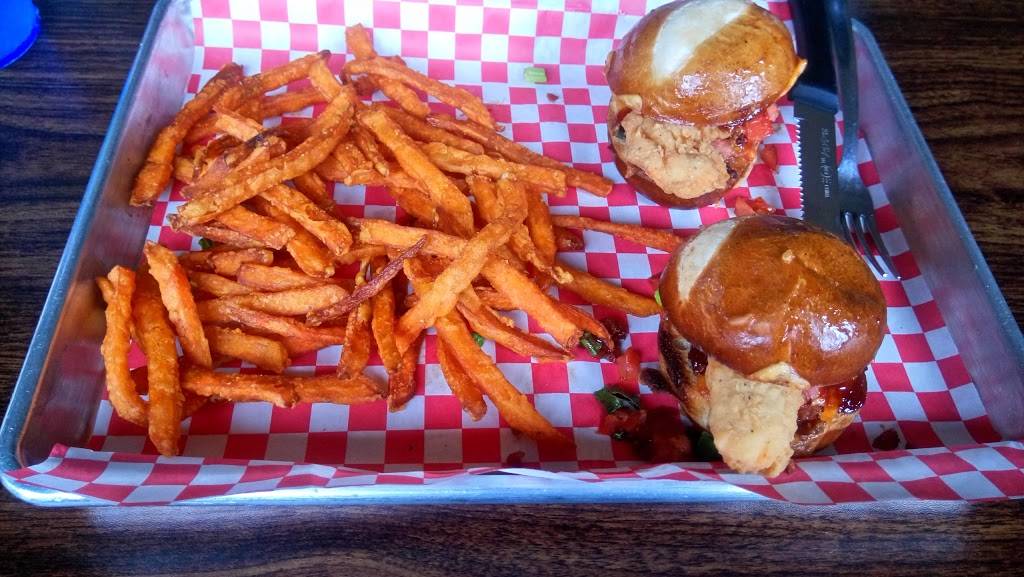 BBQd Productions | restaurant | 34121 US-45, Third Lake, IL 60030, USA | 8475431234 OR +1 847-543-1234