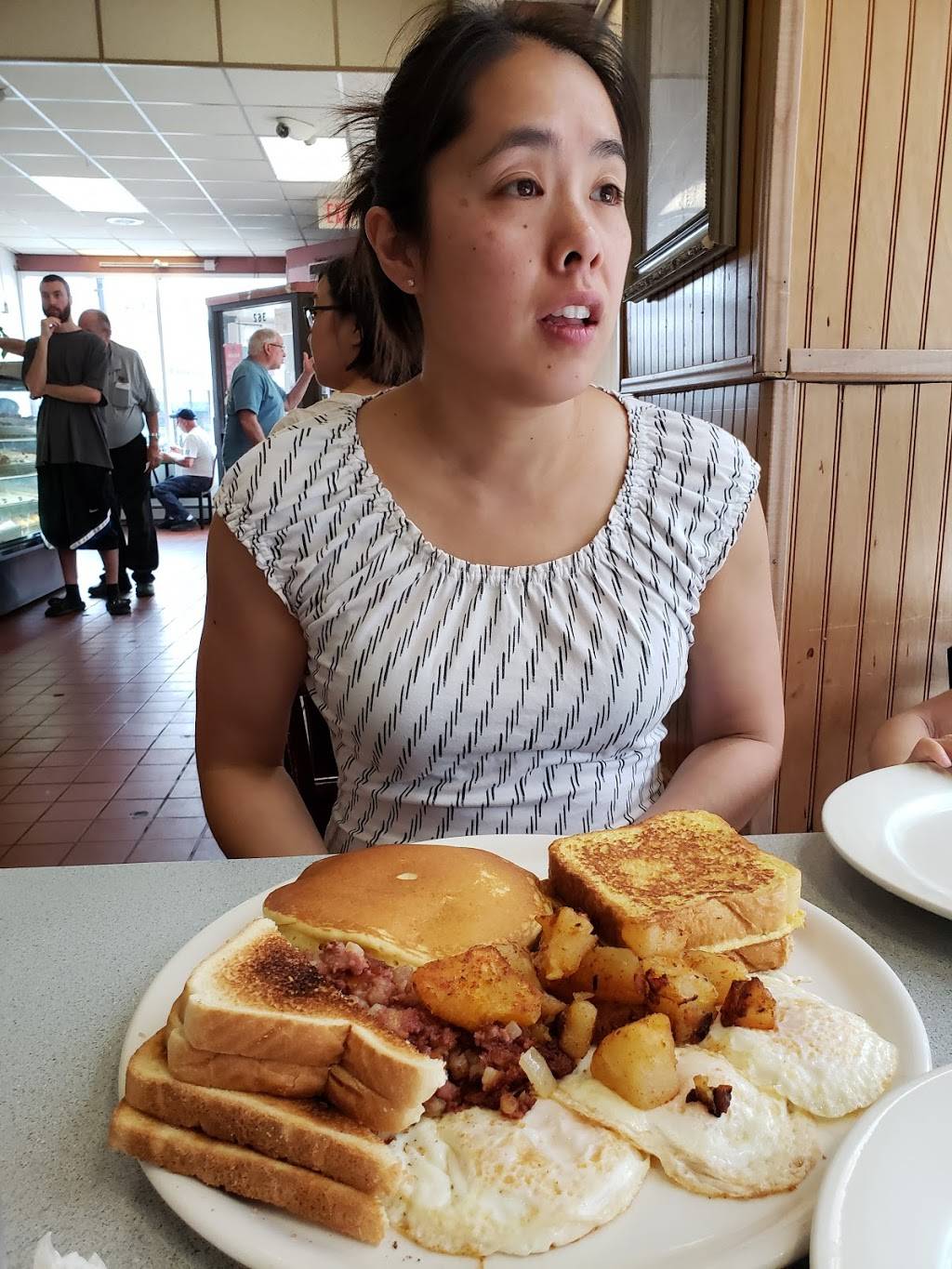 Cafe Mirror | cafe | 362 Washington St, Brighton, MA 02135, USA | 6177799662 OR +1 617-779-9662