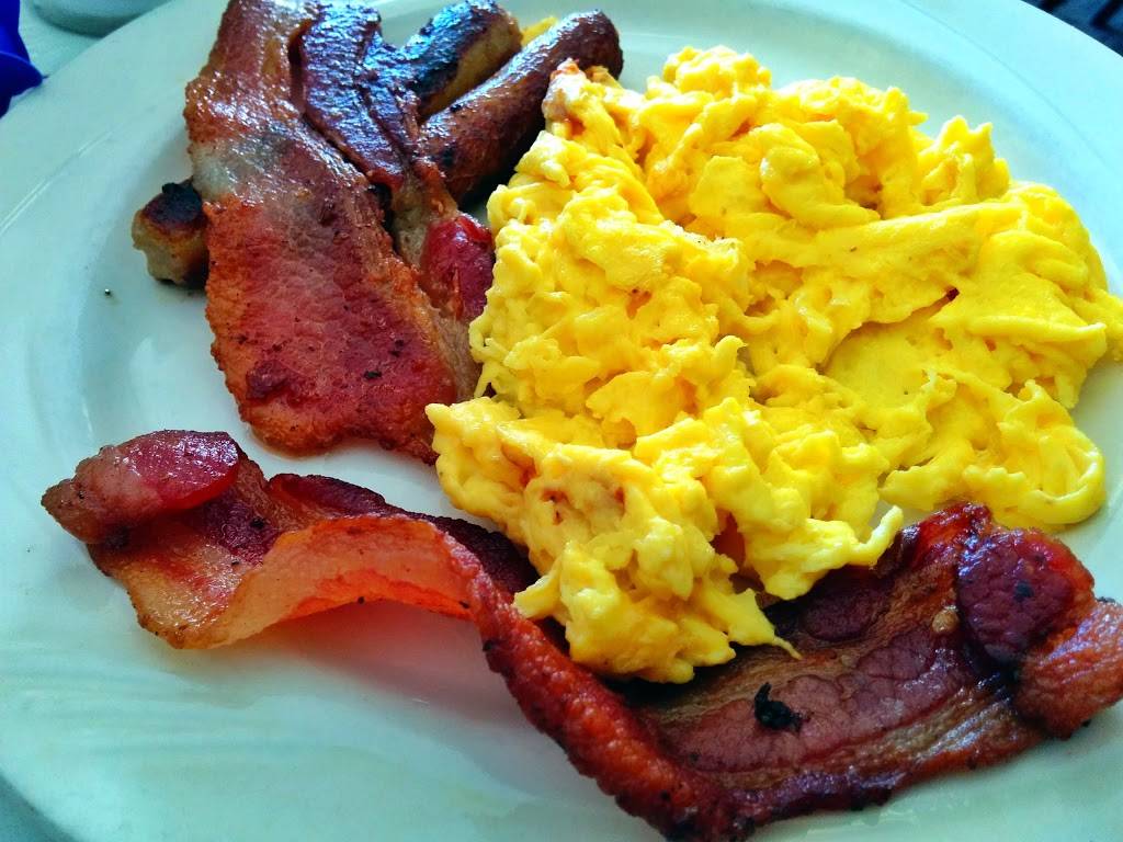 Norms Kitchen | restaurant | 478 Larkfield Center, Santa Rosa, CA 95403, USA | 7075794007 OR +1 707-579-4007