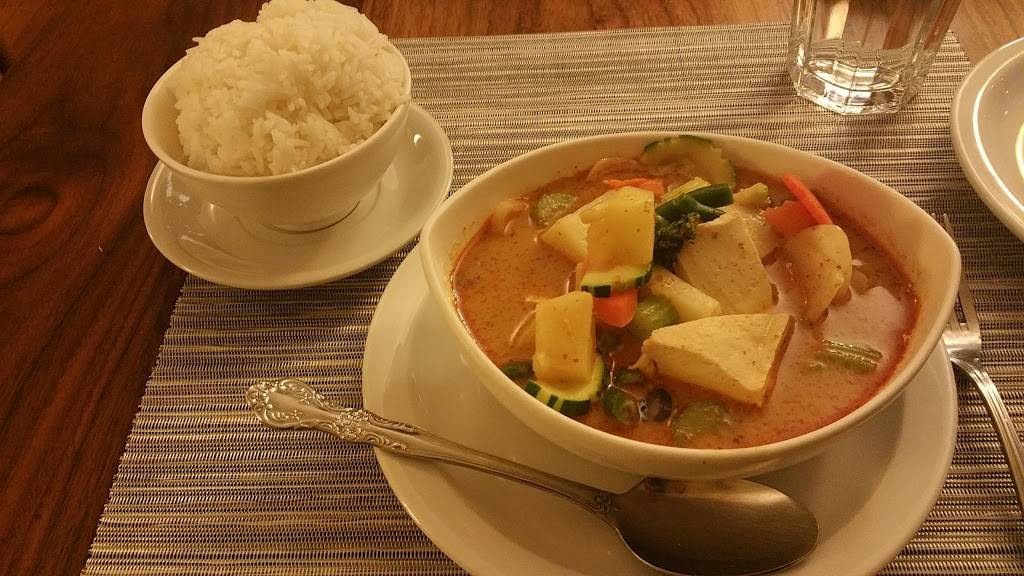 Aroi | restaurant | 55 E Market St, Rhinebeck, NY 12572, USA | 8458761114 OR +1 845-876-1114