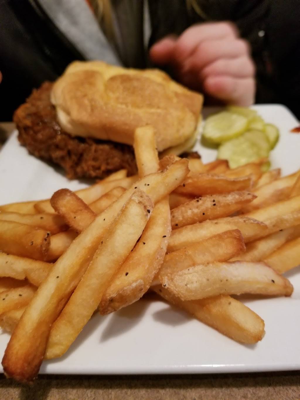 Broadway Grille | restaurant | 107 W Michigan Ave, Marshall, MI 49068, USA | 2697819200 OR +1 269-781-9200