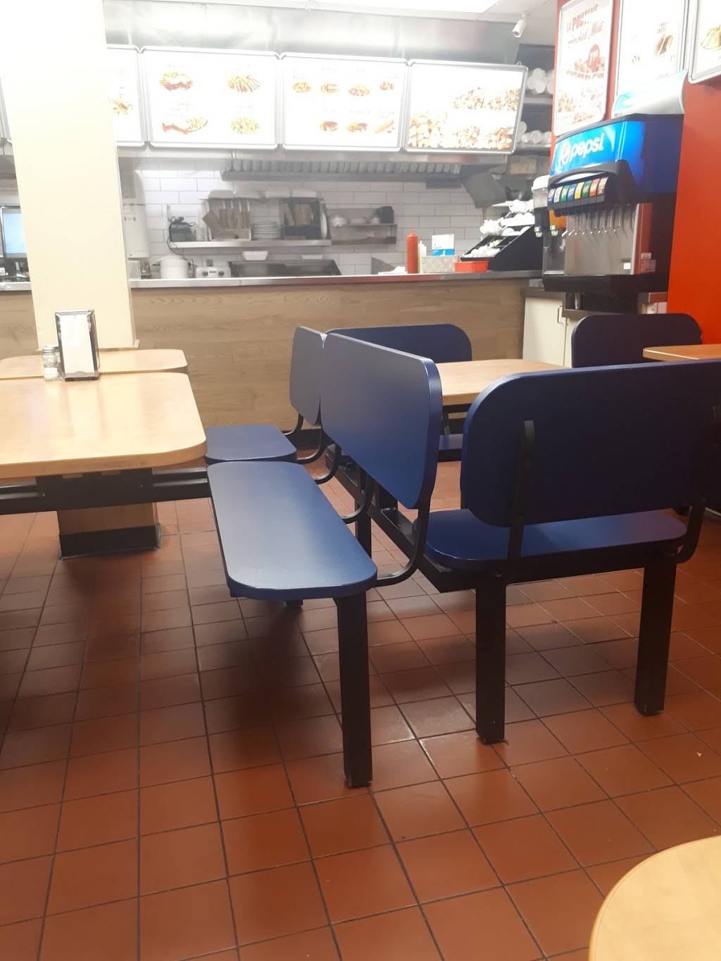 Valentine | restaurant | 950 Boulevard du Séminaire N, Saint-Jean-sur-Richelieu, QC J3A 1L2, Canada | 4503482292 OR +1 450-348-2292