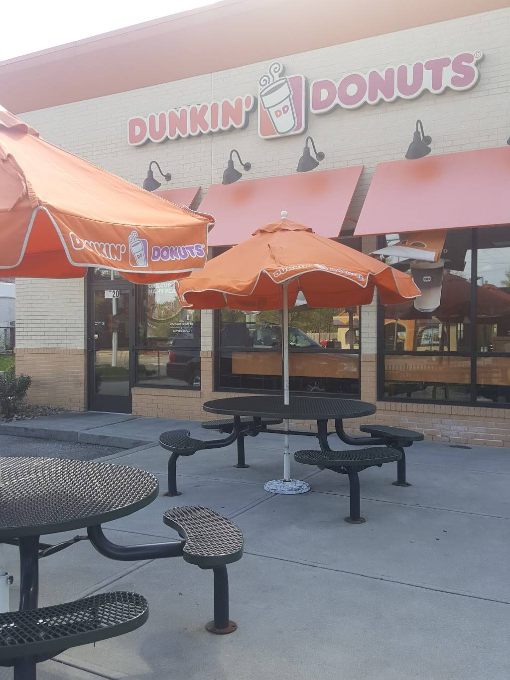 Dunkin | bakery | 1520 W 117th St, Lakewood, OH 44107, USA | 2162215500 OR +1 216-221-5500