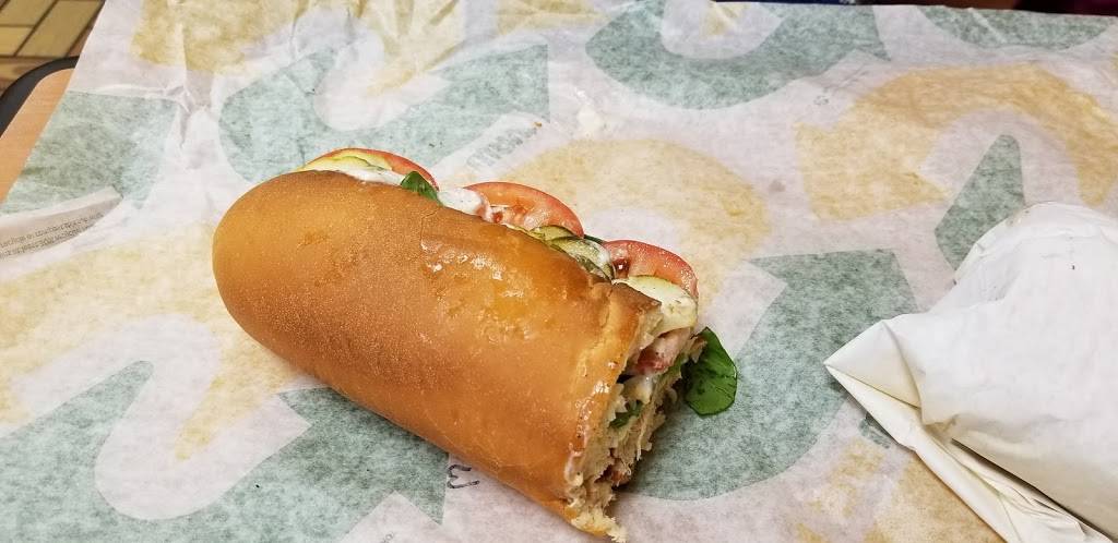 Subway Restaurants | restaurant | 21514 Novi Rd, Novi, MI 48375, USA | 2483444777 OR +1 248-344-4777