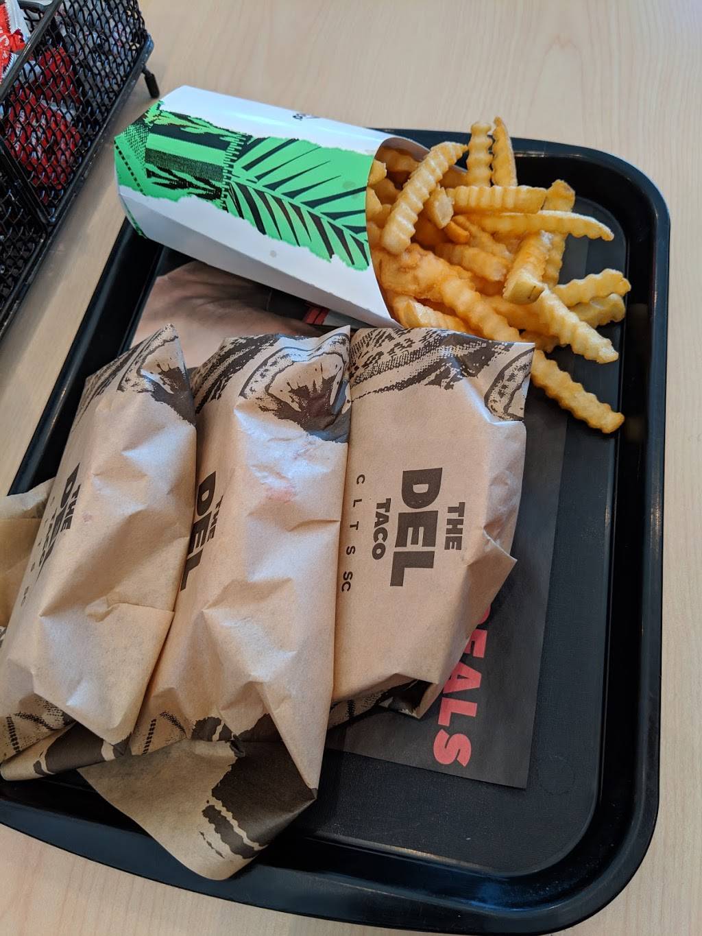 Del Taco | meal takeaway | 51 Ramona Expy, Perris, CA 92571, USA | 9514430022 OR +1 951-443-0022