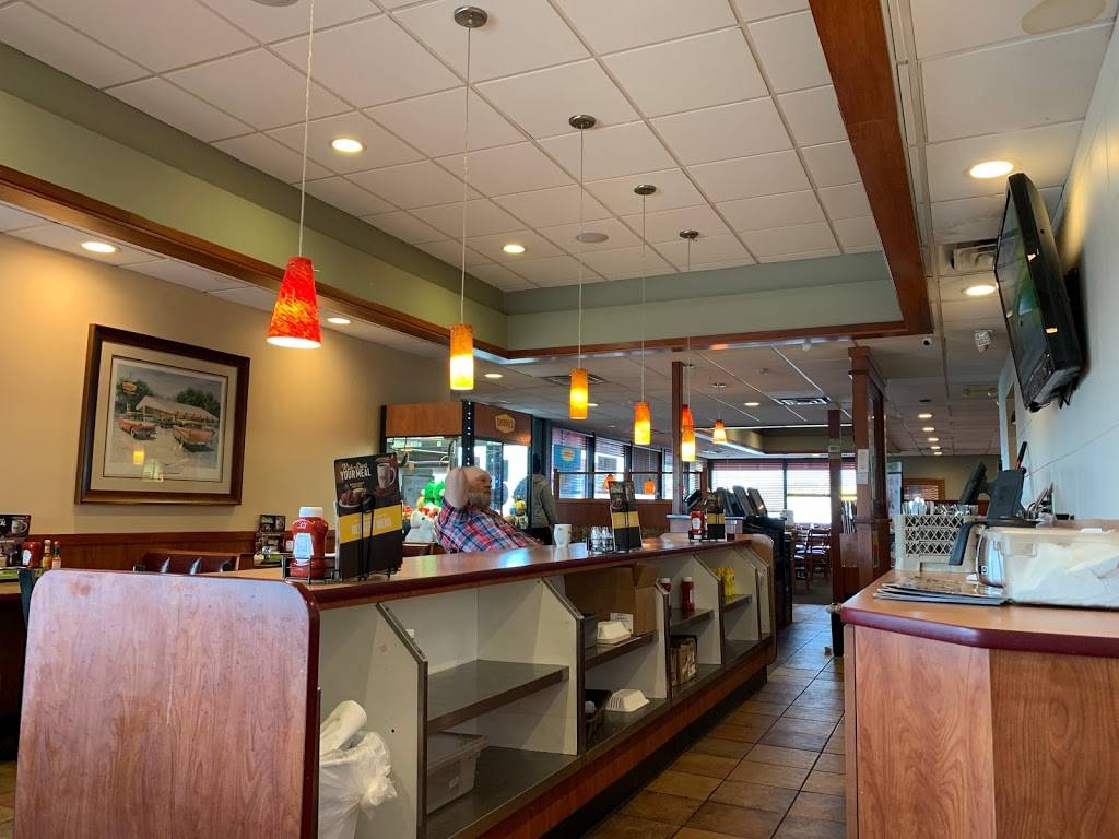 Dennys | restaurant | 3509 S 84th St, Omaha, NE 68124, USA | 4023937343 OR +1 402-393-7343