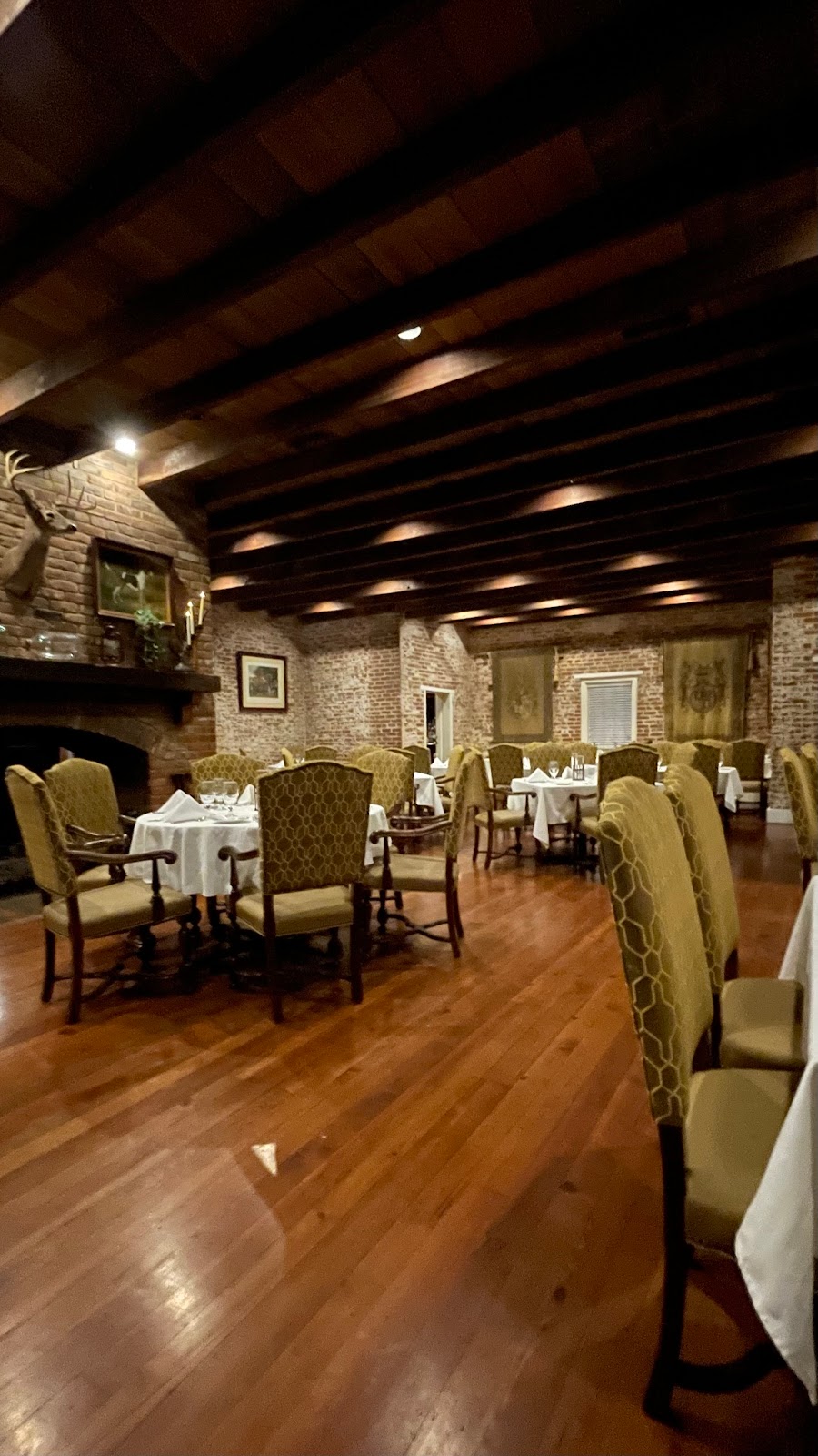 Castle Restaurant | restaurant | 84 Homochitto St, Natchez, MS 39120, USA | 6018976300 OR +1 601-897-6300
