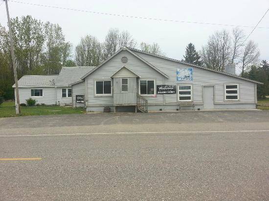 Inn Between Saloon | restaurant | 4711 Kinde Rd, Port Hope, MI 48468, USA | 9894283522 OR +1 989-428-3522