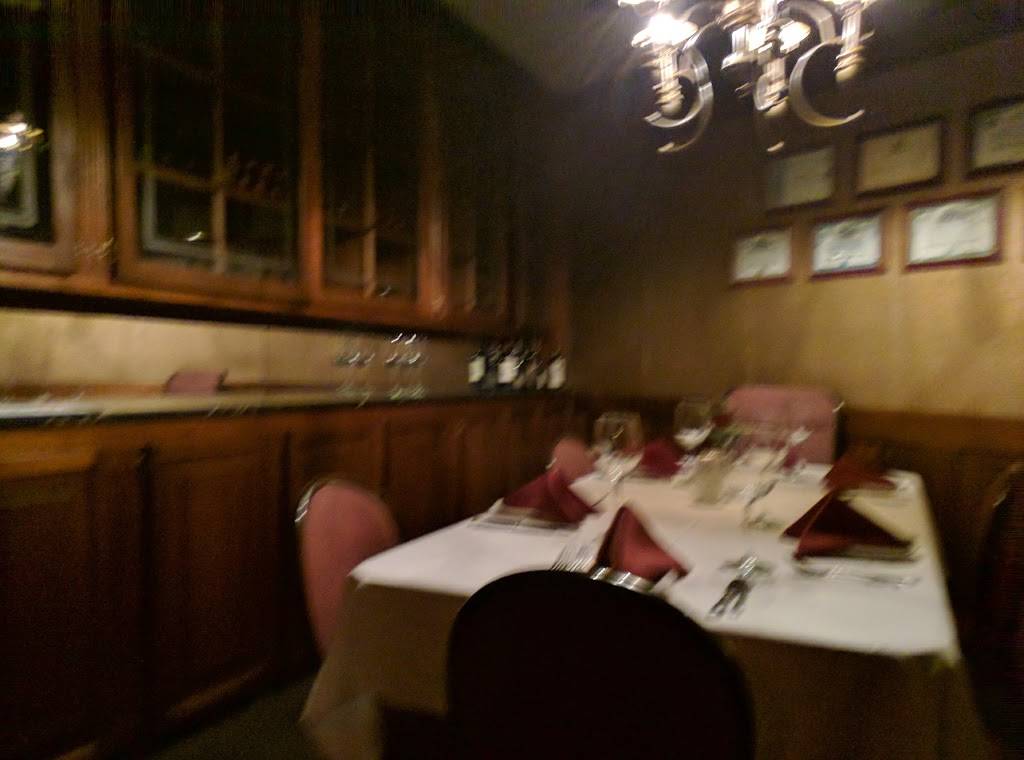 Winifreds | restaurant | 3847 1st Ave SE, Cedar Rapids, IA 52402, USA | 3193646125 OR +1 319-364-6125