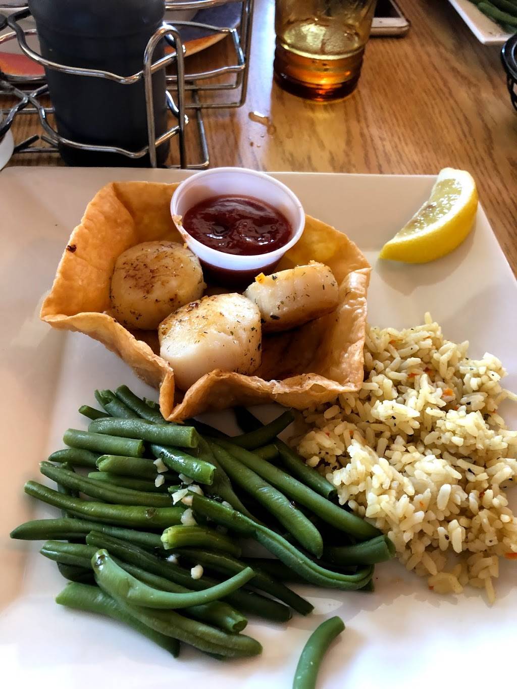 Paulas Fish Place | restaurant | 857 Point Pelee Dr, Leamington, ON N8H 3V4, Canada | 5193261292 OR +1 519-326-1292