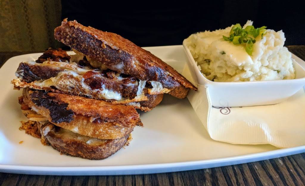 Lady Gregorys Irish Bar & Restaurant | restaurant | 5260 N Clark St, Chicago, IL 60640, USA | 7732715050 OR +1 773-271-5050