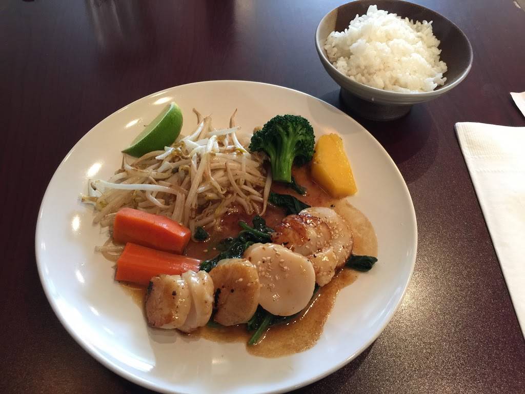 Bistro Isakaya | restaurant | 8178 Boulevard Champlain, LaSalle, QC H8P 1B4, Canada | 5143668808 OR +1 514-366-8808