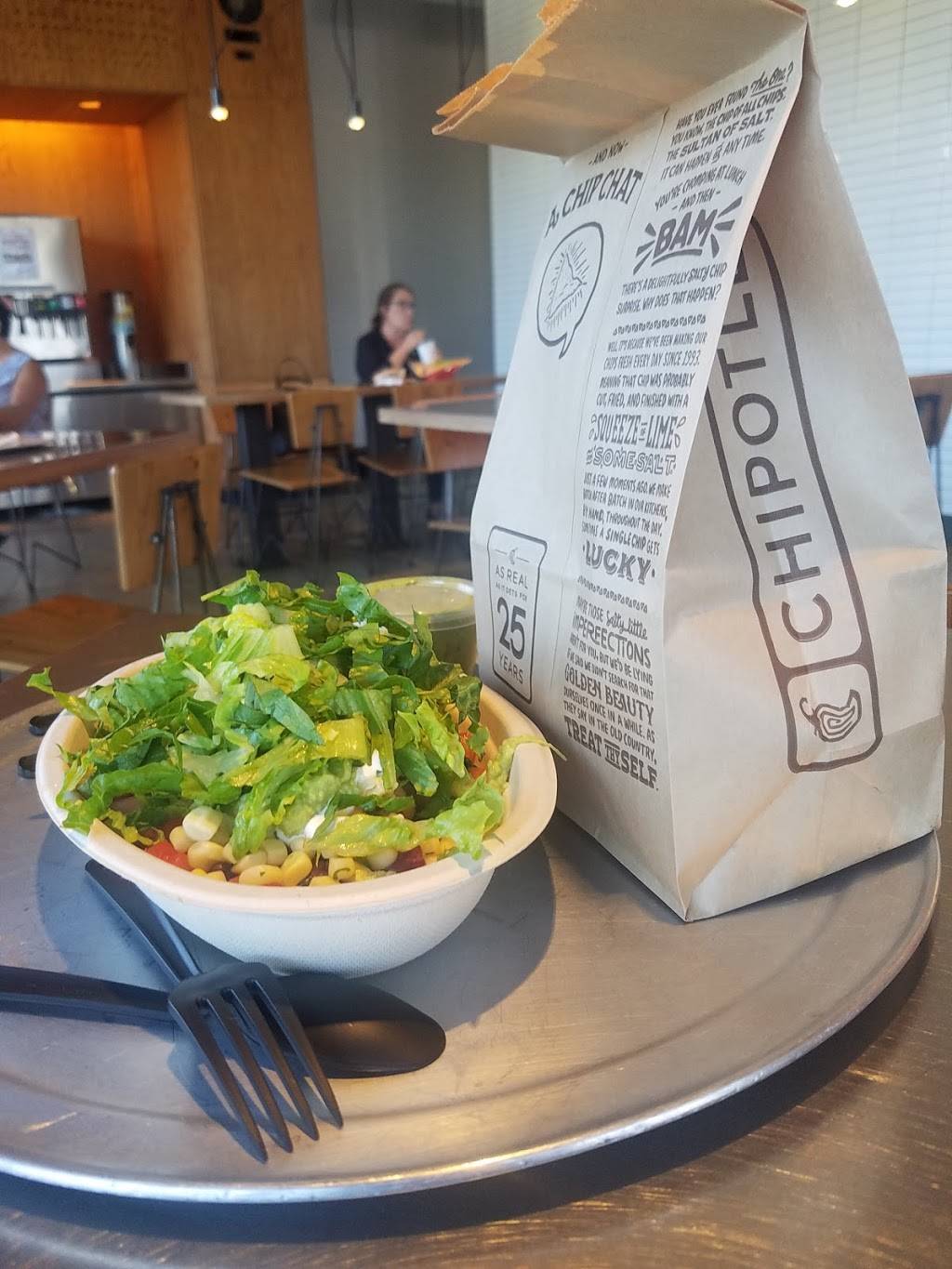 Chipotle Mexican Grill | restaurant | 7150 McCormick Blvd, Lincolnwood, IL 60712, USA | 8473240826 OR +1 847-324-0826
