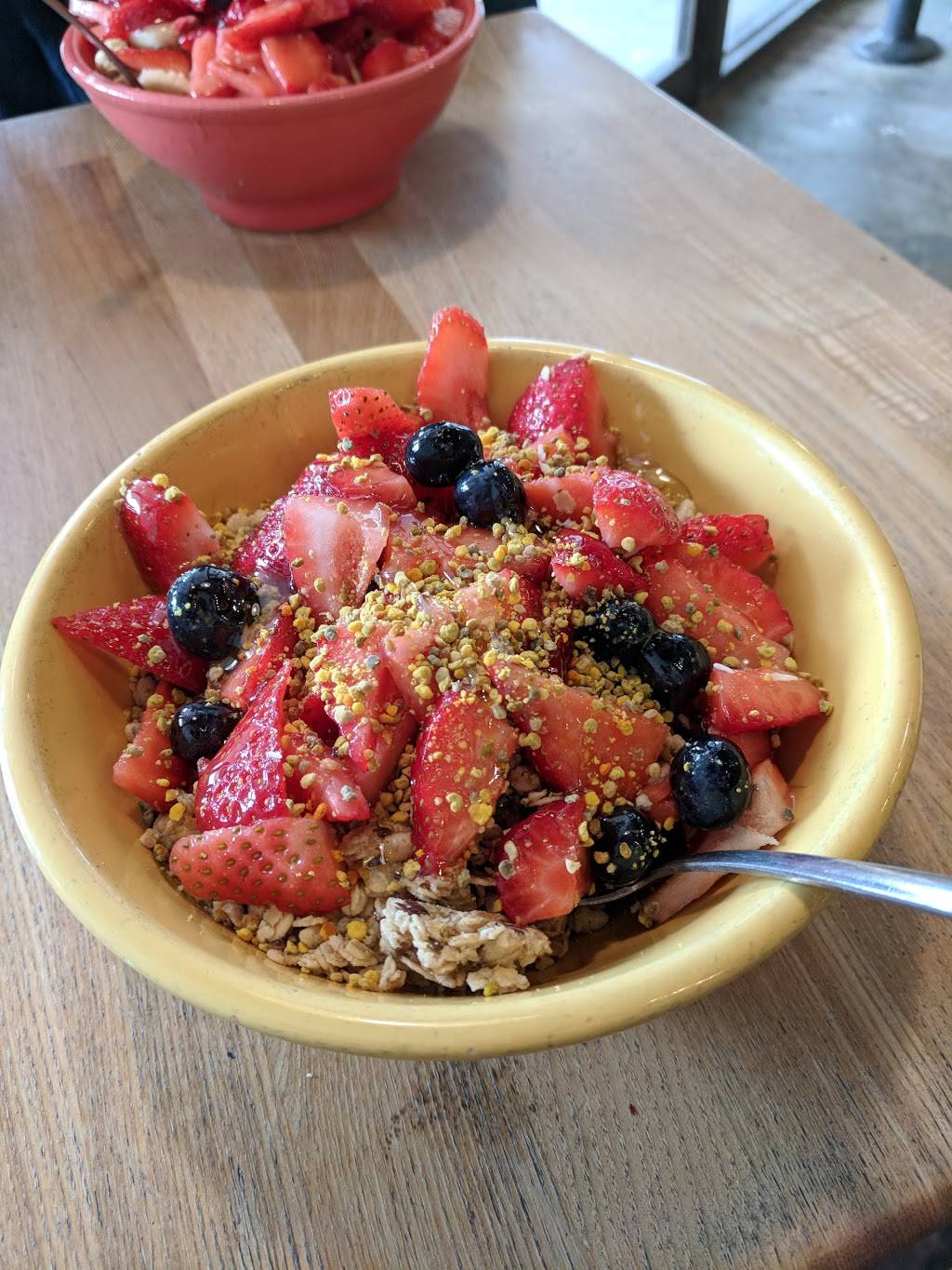 Backyard Bowls | restaurant | Shopping Center, 5668 Calle Real, Goleta, CA 93117, USA | 8057702730 OR +1 805-770-2730