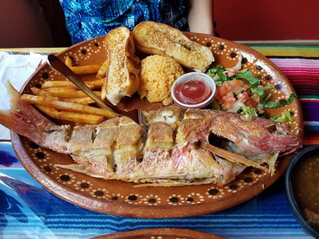 Luna Mexicana Restaurant | restaurant | 900 Collins St, Joliet, IL 60432, USA | 8154097787 OR +1 815-409-7787