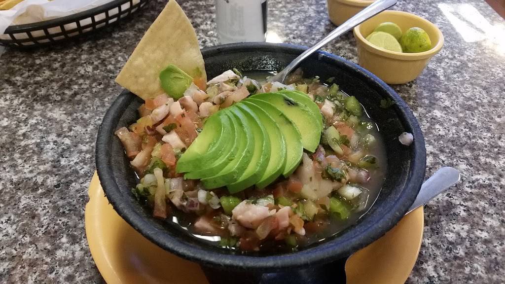 Los Colegas | restaurant | 1613 N Zaragoza Rd, El Paso, TX 79936, USA | 9158553744 OR +1 915-855-3744