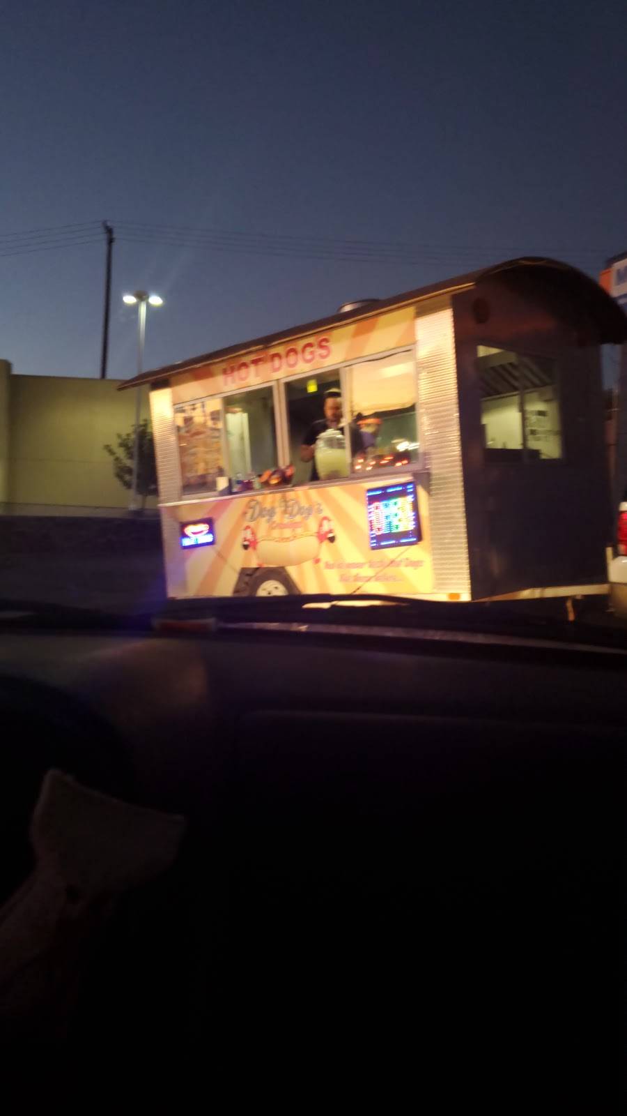 Dog & Dogs Cravings | meal takeaway | 106 Sunland Park Dr, El Paso, TX 79912, USA | 9154075045 OR +1 915-407-5045