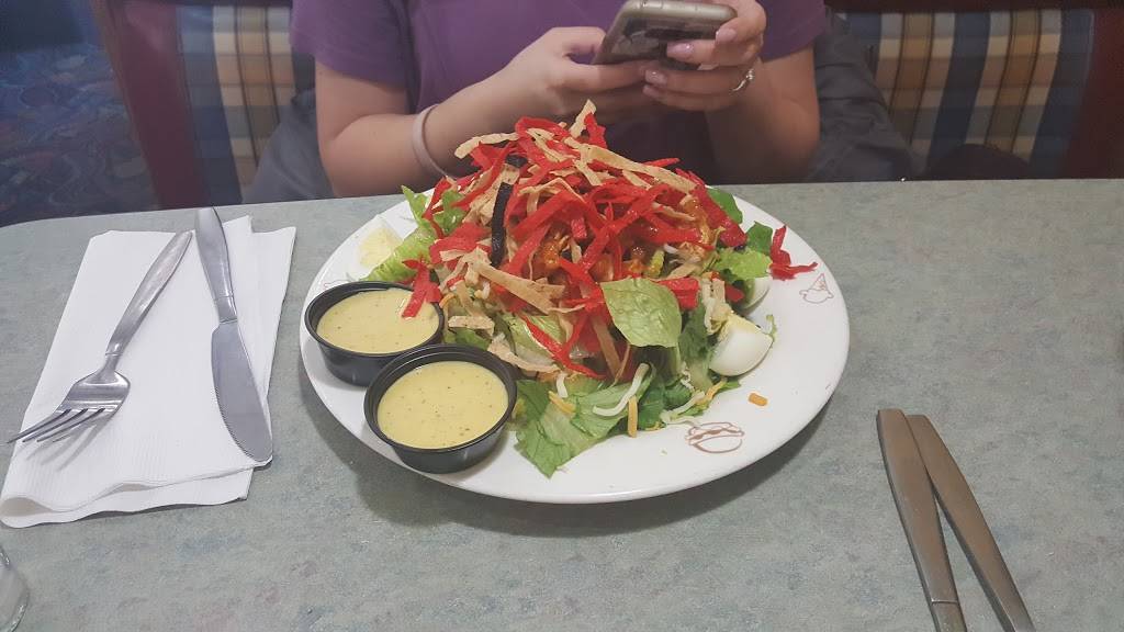 Friendlys | restaurant | 1243 Broad St, Bloomfield, NJ 07003, USA | 9733388669 OR +1 973-338-8669