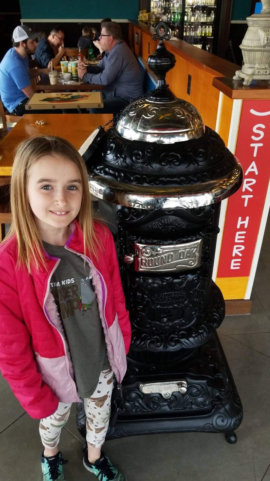 Potbelly Sandwich Shop | restaurant | 1008 Edwards Ferry Rd NE #101, Leesburg, VA 20176, USA | 7037379420 OR +1 703-737-9420