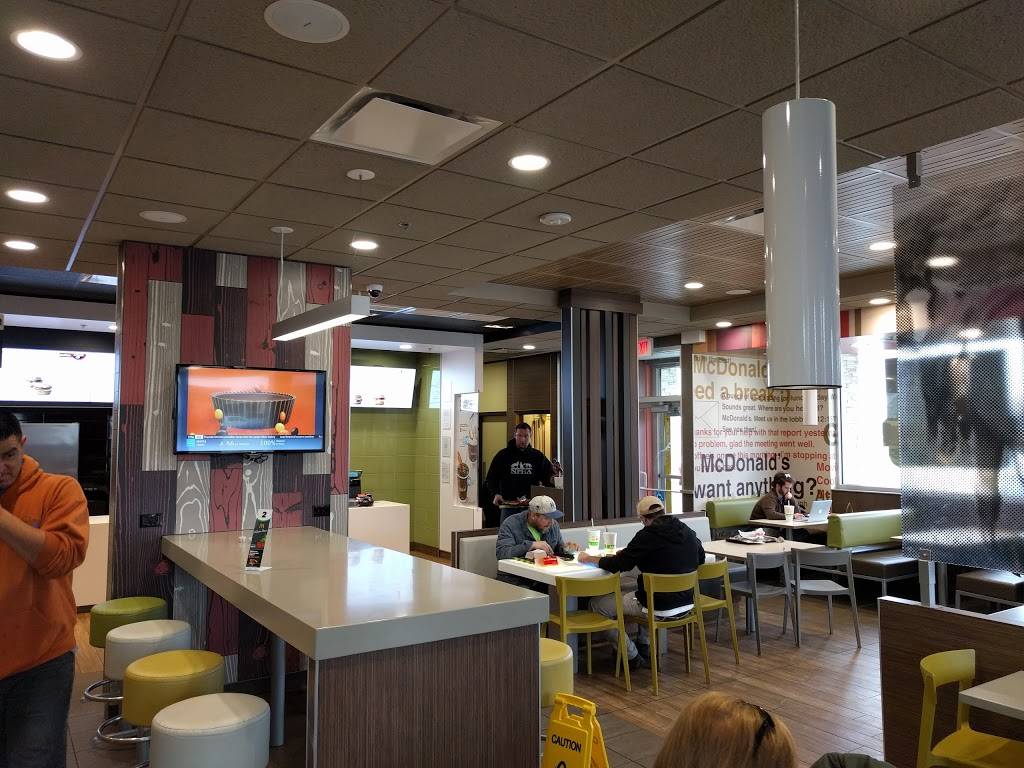 McDonalds | cafe | 3275 SW 3rd St, Lees Summit, MO 64081, USA | 8167614000 OR +1 816-761-4000