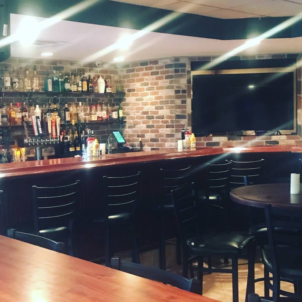 The Crooked Wood Bar And Grill | restaurant | 1100 Tarpon Woods Blvd, Palm Harbor, FL 34685, USA | 7272404866 OR +1 727-240-4866