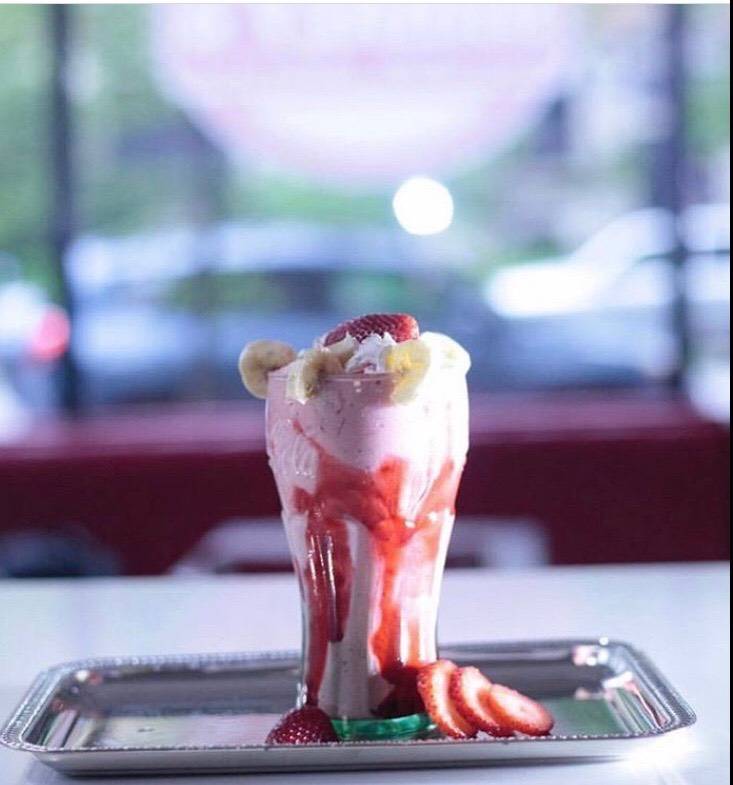 Mikkeys Retro Grill Stony Island | restaurant | 8126 S Stony Island Ave, Chicago, IL 60617, USA | 7739022800 OR +1 773-902-2800